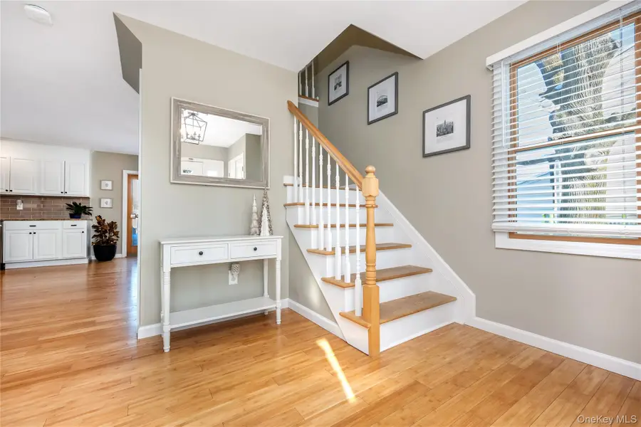 15 Irving Place, Islip Terrace, NY 11752 - Image #2