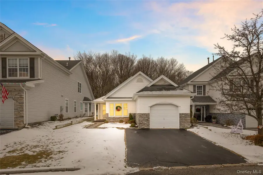 50 Perri Circle, Middle Island, NY 11953 - Image #3