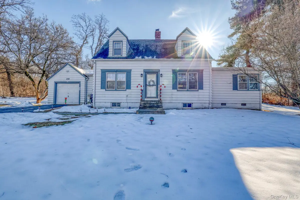 210 Overlook Road, Poughkeepsie, NY 12603 - Image #1