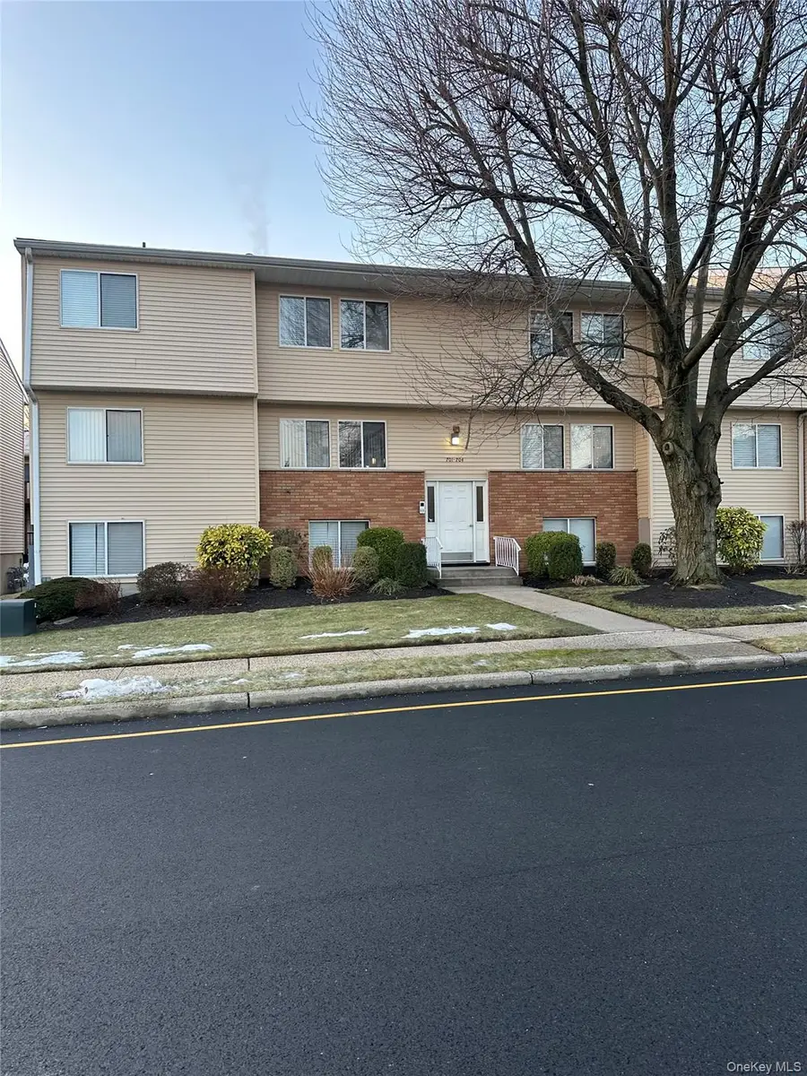 25 College Avenue #701, Nanuet, NY 10954 - Image #2