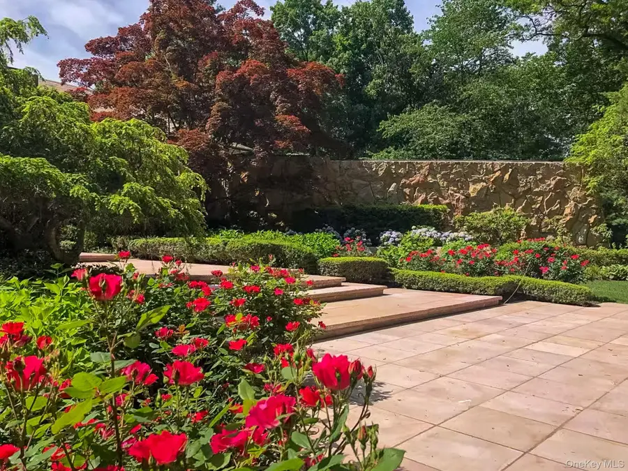 101 Wheatley Road, Old Westbury, NY 11568 - #2