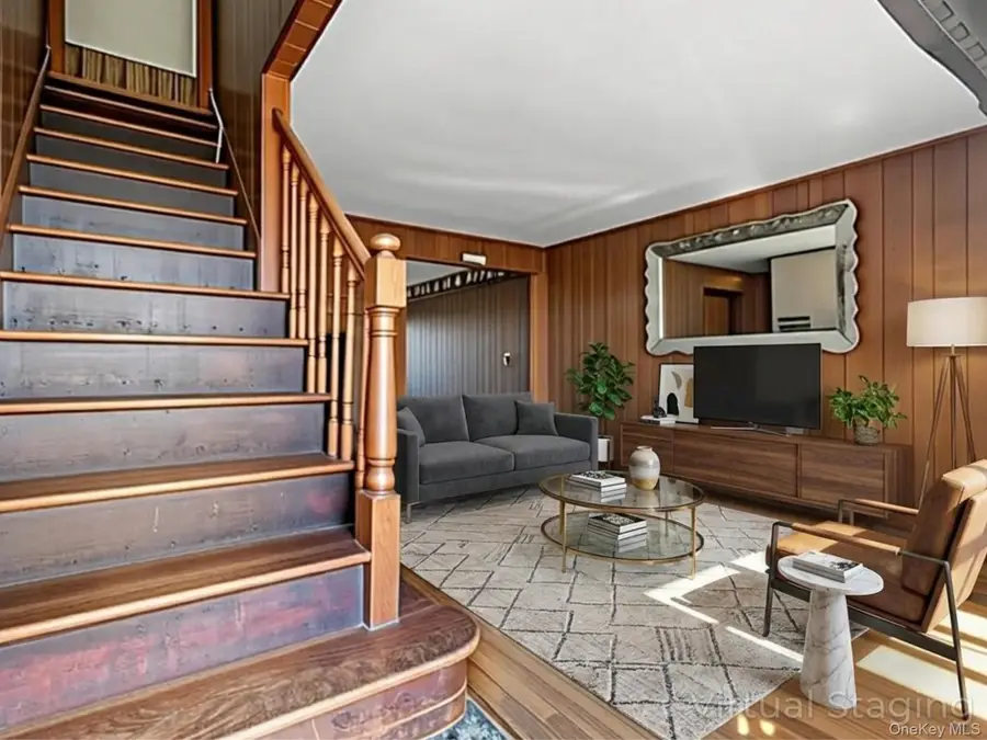 9 Stanford Lane, Hicksville, NY 11801 - Image #2