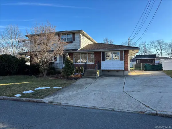 7 Romeo Lane, Commack, NY 11725