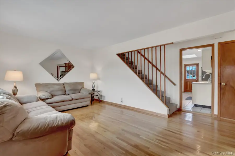 206 9th Street, Hicksville, NY 11801 - Image #3