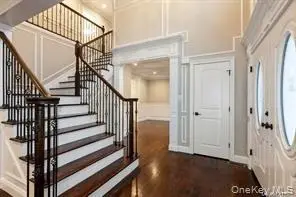 11 Evelyn Court, Syosset, NY 11791 - Image #2