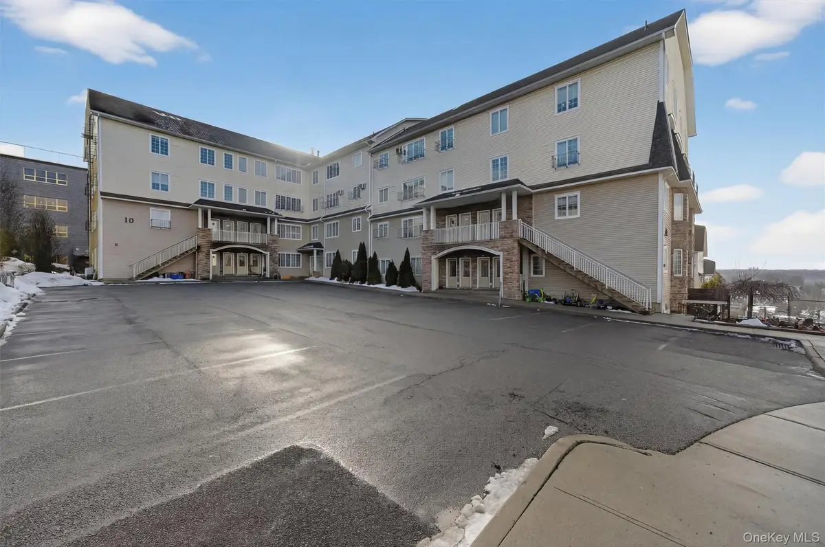 10 Lemberg Court #401, Monroe, NY 10950 - Image #1