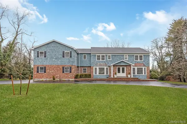 20 Rolling Drive, Brookville, NY 11545