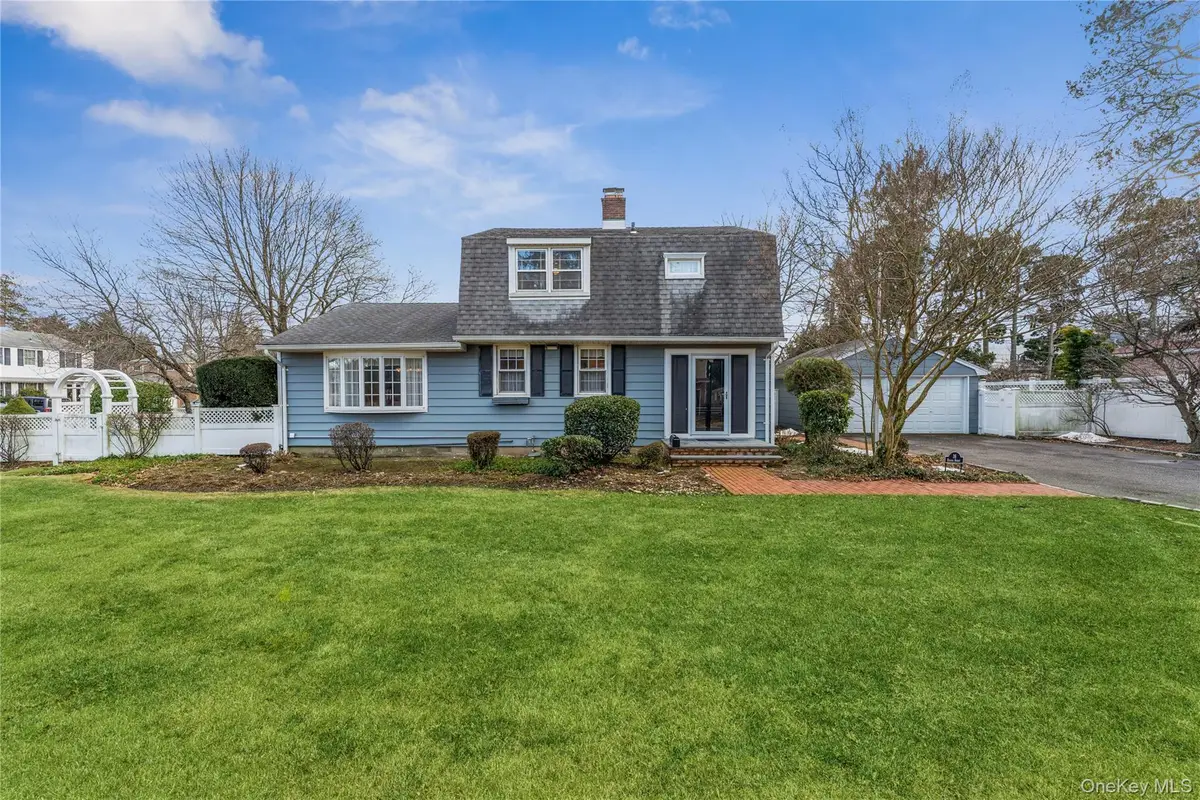 16 8th Street, Carle Place, NY 11514 - Image #1