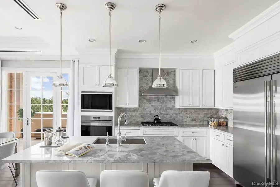 5000 Royal Court #5307, North Hills, NY 11040 - Image #3