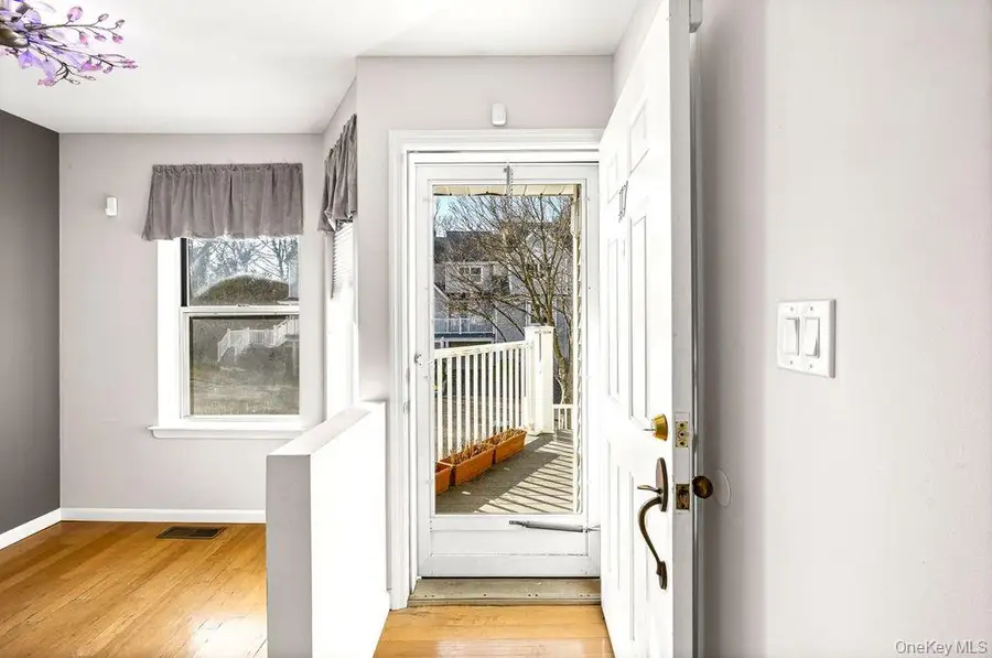 117 Leeward Lane, Port Jefferson, NY 11777 - #3