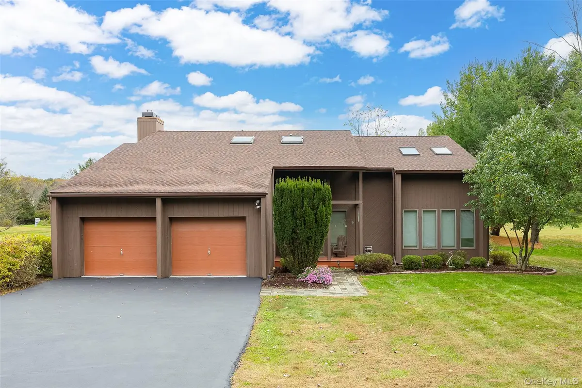 2 English Way, Pleasant Valley, NY 12569 - Image #1