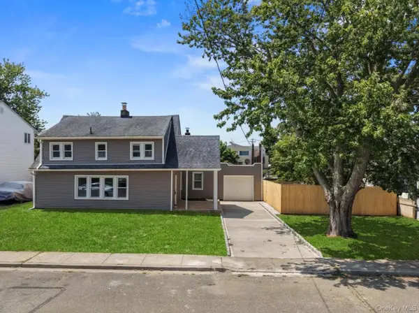 3322 Parkway Drive, Baldwin Harbor, NY 11510