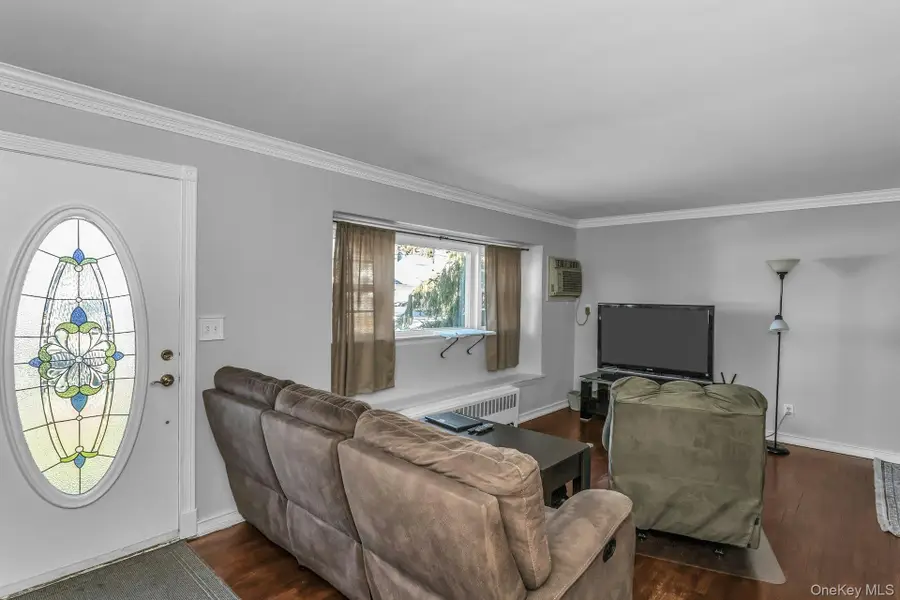 17 Linwood Place, Massapequa Park, NY 11762 - Image #3