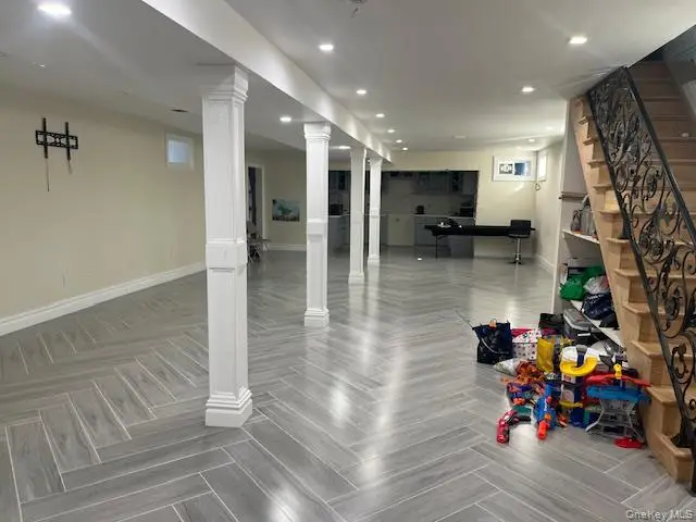 107 E Fairview Avenue, Valley Stream, NY 11580 - Image #3