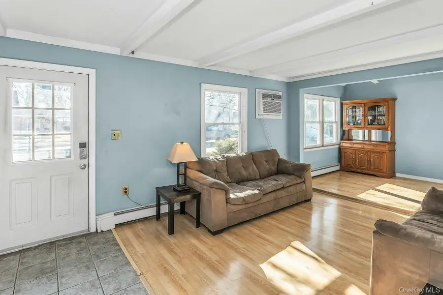 45 Chase Lane, Levittown, NY 11756 - Image #3