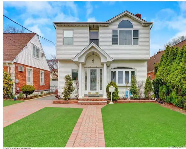 1004 Wool Avenue, Franklin Square, NY 11010