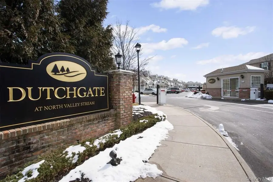 817 Willow Lane, Valley Stream, NY 11580 - Image #2