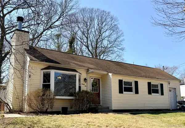 32 Hewlett Drive, Sound Beach, NY 11789