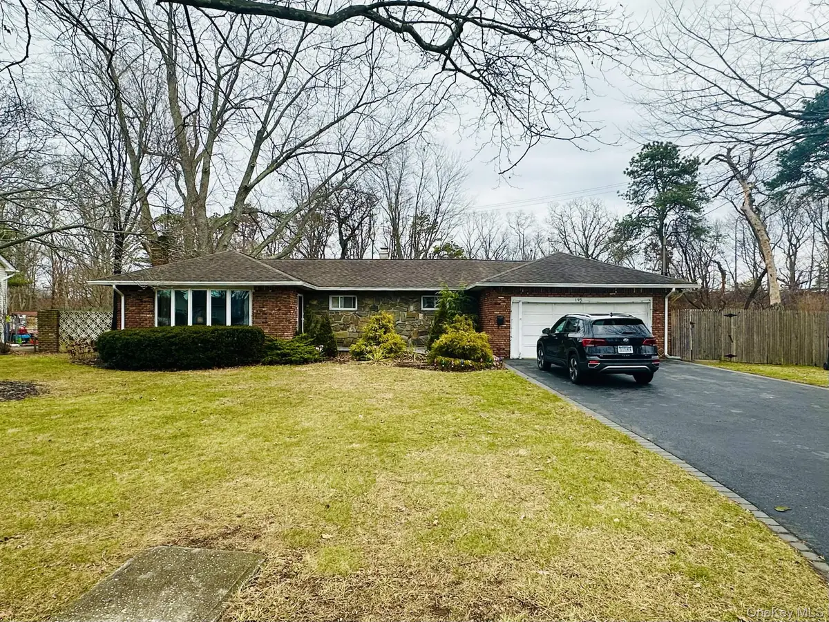 195 Norma Avenue, West Islip, NY 11795 - #1