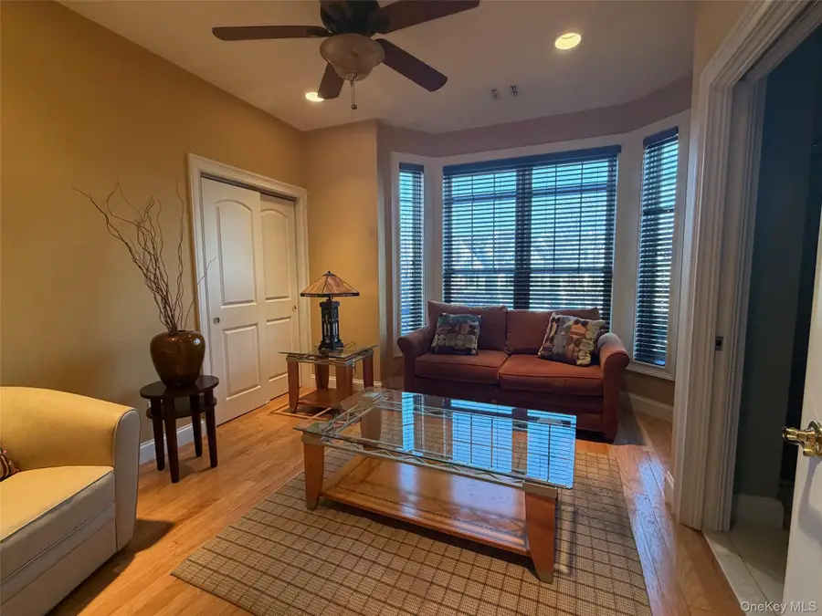 514 Pacing Way #514, Westbury, NY 11590 - Image #2