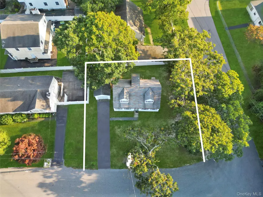 2 Brushwood Drive, Shirley, NY 11967 - Image #2