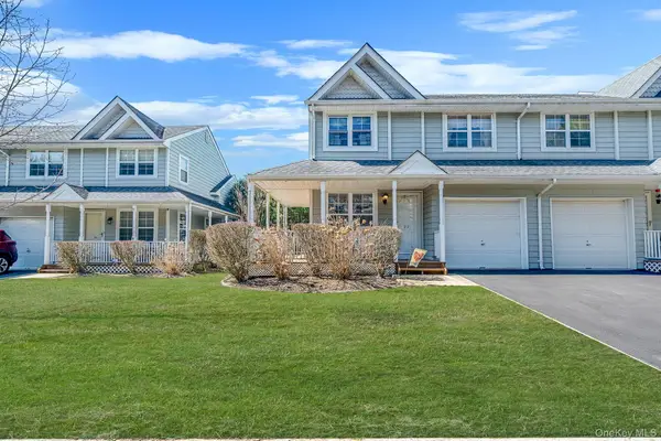 22 Fairlawn Drive, Central Islip, NY 11722