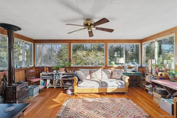 42 Bittersweet, Hampton Bays, NY 11946