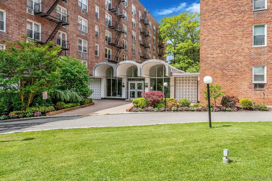 54-40 Little Neck Parkway #4F, Little Neck, NY 11362 - Image #3