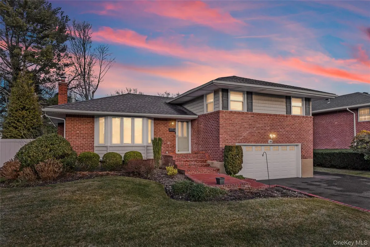 26 Glenwood Road, Plainview, NY 11803 - Image #1