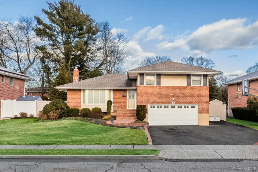 26 Glenwood Road, Plainview, NY 11803 - Image #3