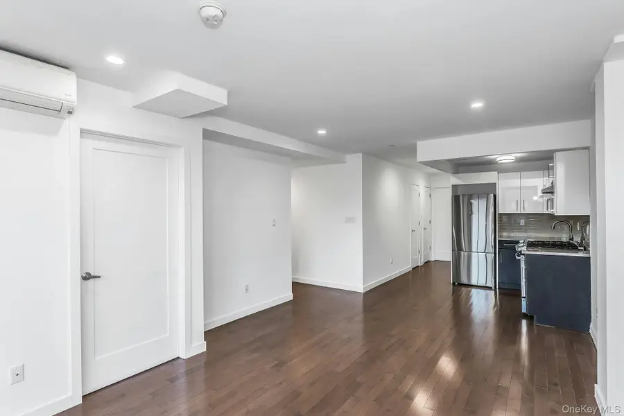 43-12 214th Place #4D, Bayside, NY 11361 - Image #3