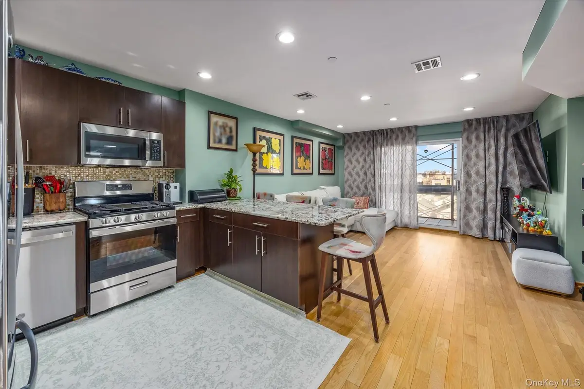 3015 Brighton 6th Street #6B, Brooklyn, NY 11235 - Image #1
