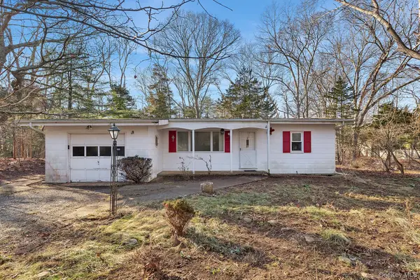 37 Cedar Drive, Springs, NY 11937