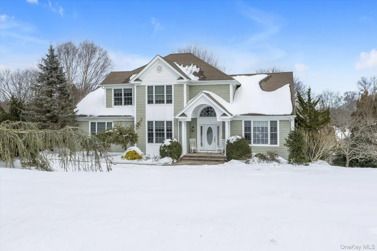 86 Louise Court, Riverhead, NY 11901 - #1