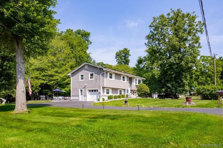 1 N Amundsen Lane, Airmont, NY 10901 - Image #2