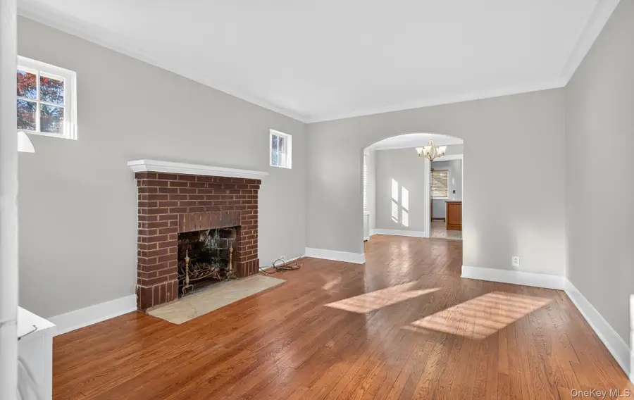 132 S Terrace Place, Valley Stream, NY 11580 - #3