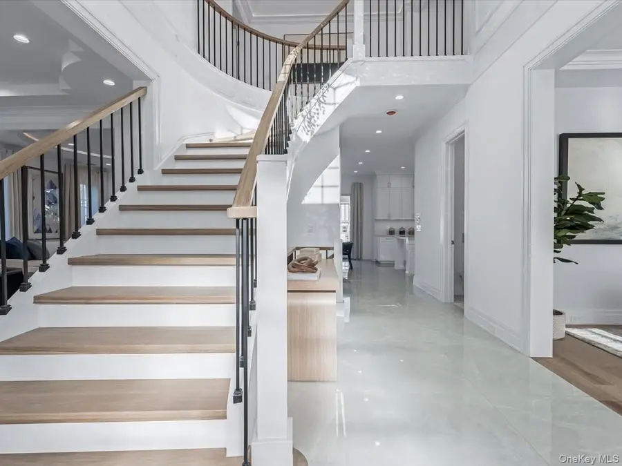 Address Withheld By Seller, Great Neck, NY 11021 - #2