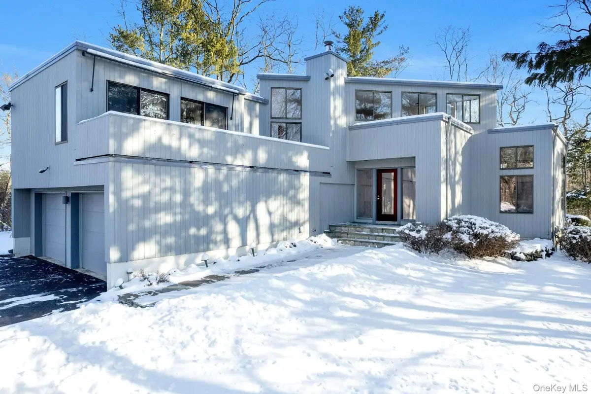 637 Long Hill Road W, Briarcliff Manor, NY 10510 - Image #1