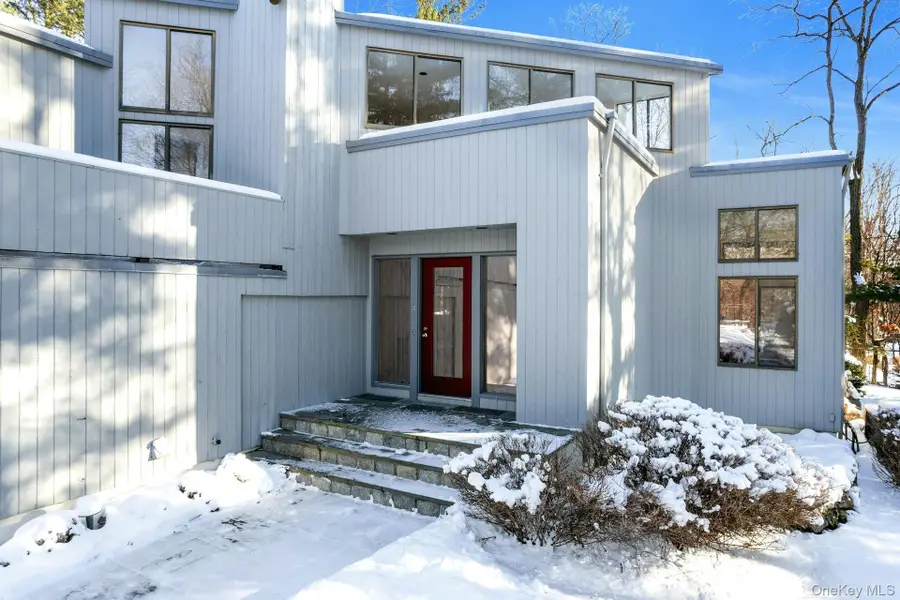 637 Long Hill Road W, Briarcliff Manor, NY 10510 - Image #2