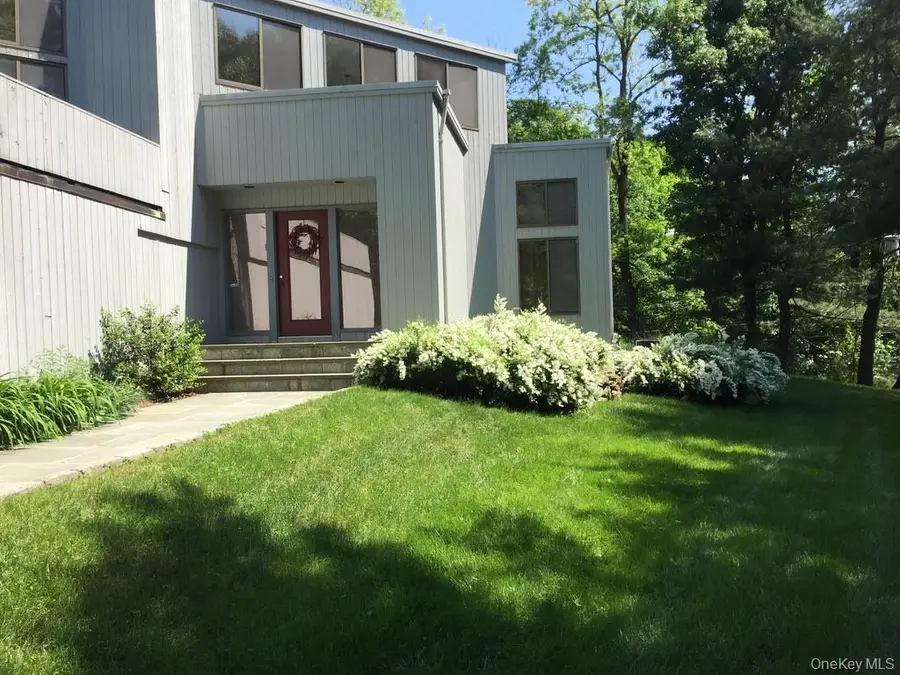 637 Long Hill Road W, Briarcliff Manor, NY 10510 - Image #3