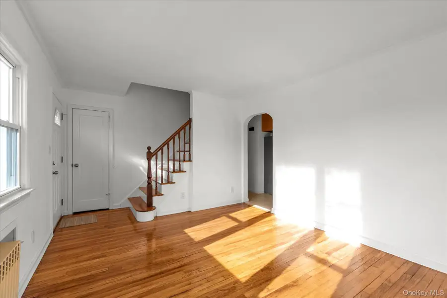 5 White Street, Valley Stream, NY 11580 - #2