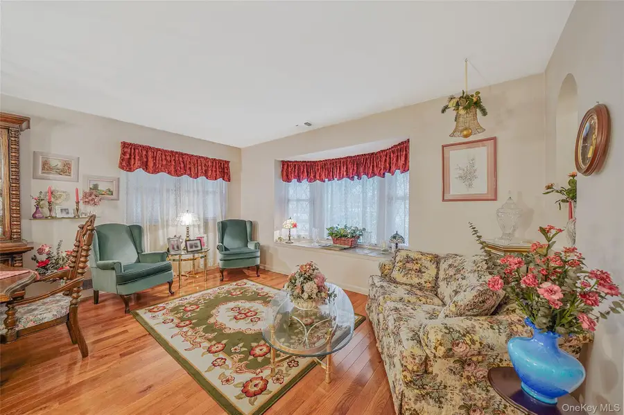 12 Quail Run Drive, Deer Park, NY 11729 - Image #3