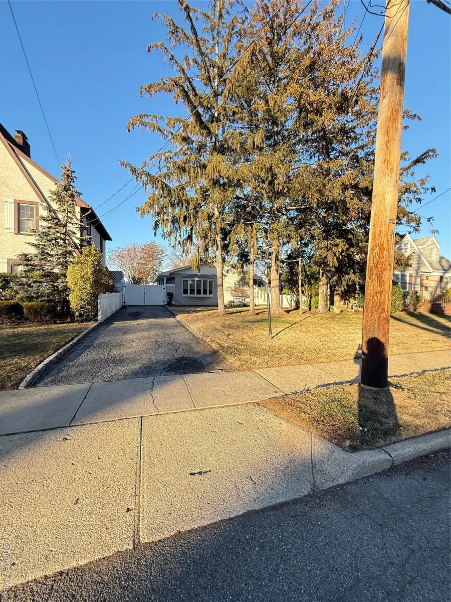 254 Park Avenue, Freeport, NY 11520 - #3