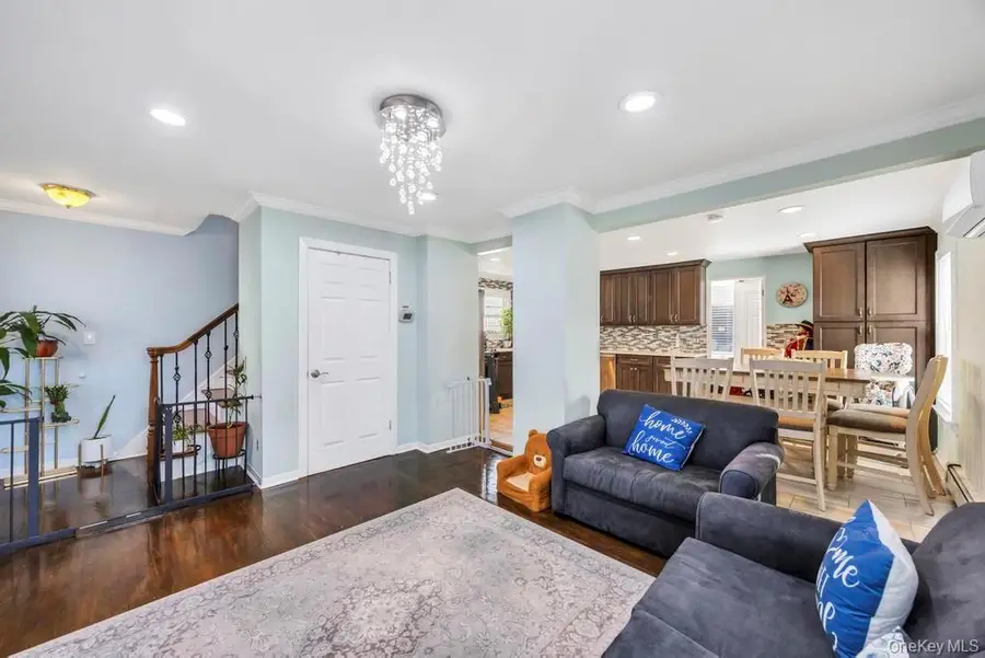 8 Madison Avenue, Glen Cove, NY 11542 - Image #3