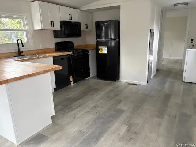 525/D17 Riverleigh, Riverhead, NY 11901 - Image #3