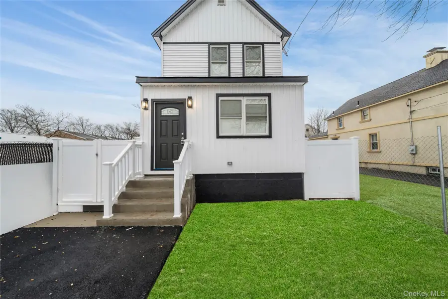 16 Laurel Avenue, Hempstead, NY 11550 - #2