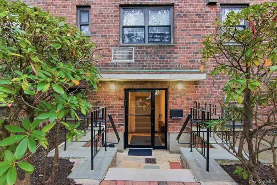 52 Brompton Road #52, Great Neck, NY 11021 - #2