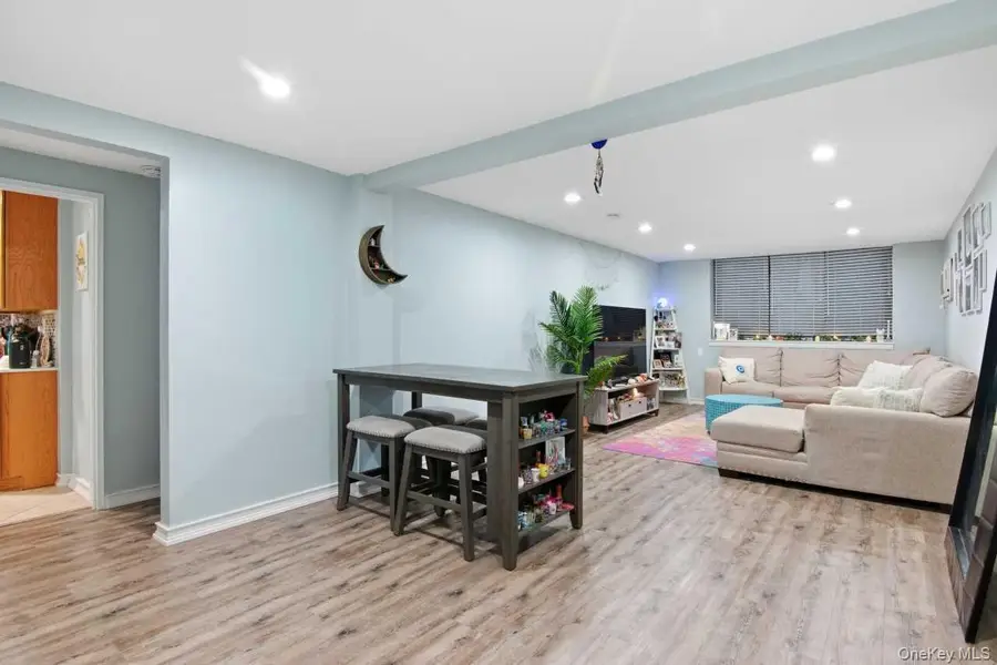 52 Brompton Road #52, Great Neck, NY 11021 - #3