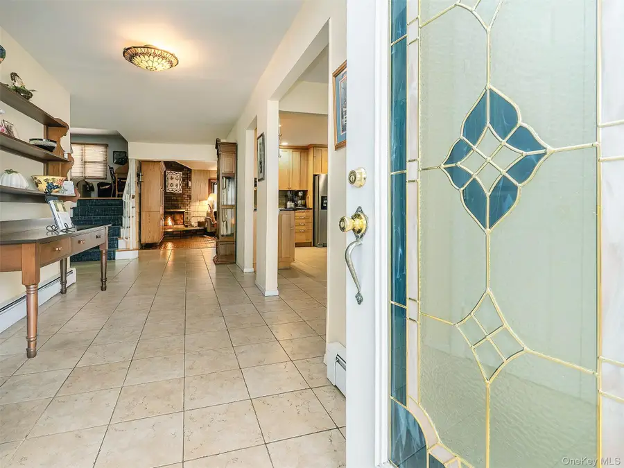 175 Soundview Drive, Port Washington, NY 11050 - Image #3