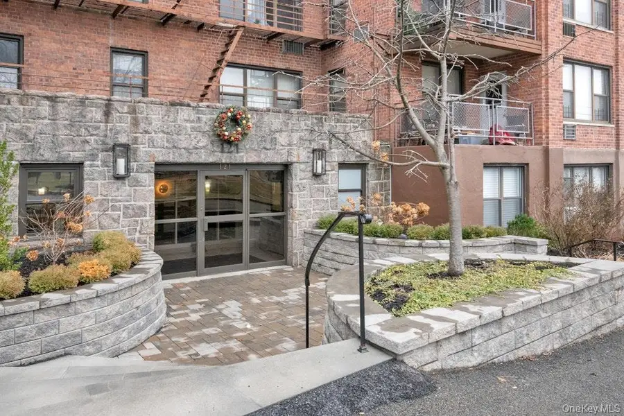 121 Highland Avenue #6K, Ossining, NY 10562 - Image #2
